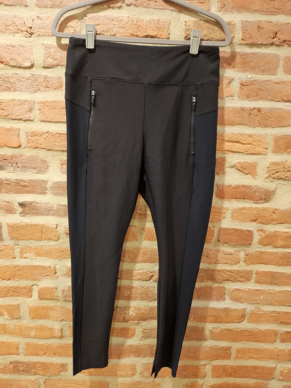 Athleta Black High-Rise Zip-Pocket Leggings